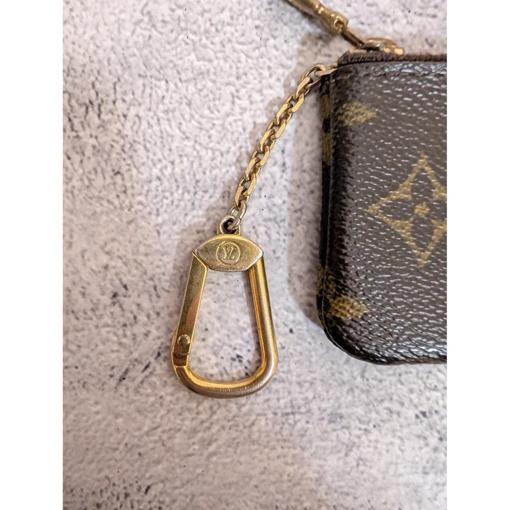 Authentic Louis Vuitton Classic Monogram Canvas Pochette Cles Key Pouch - Picture 3 of 11